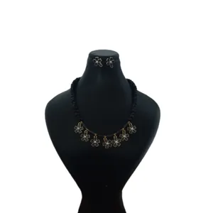 نیم ست زنانه مدل گل پنج پر