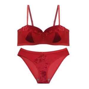 ست شورت و سوتین زنانه مدل اسفنجی مخملین