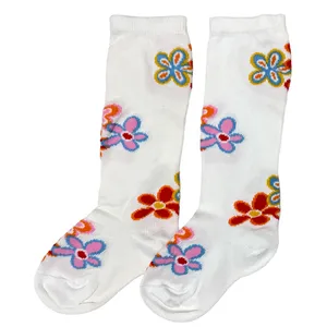 جوراب ساق بلند دخترانه سانتاگوستینو مدل 67247 گل گلی