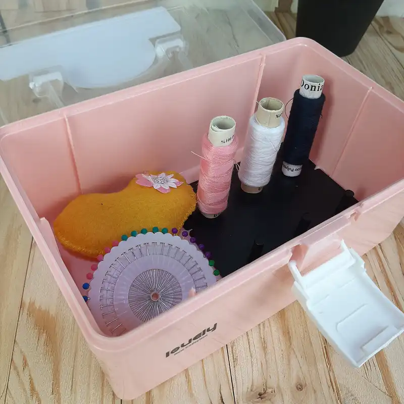 جعبه نخ و سوزن لاولی کد F1105