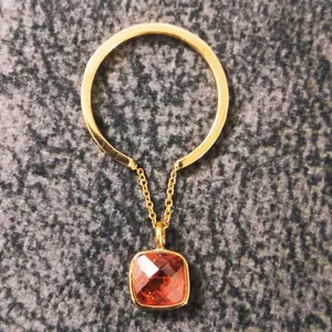  انگشتر طلا 18 عیار زنانه قیراط طرح مارکو مربع کد GH1585