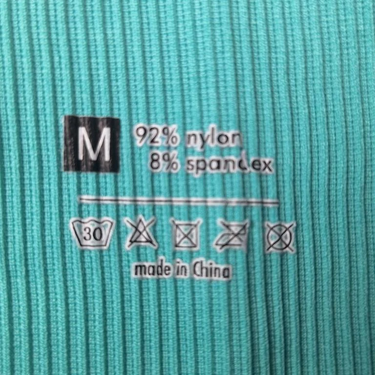 عکس شماره 4 : شلوارک ورزشی زنانه مدل سیملس پشت چین دار