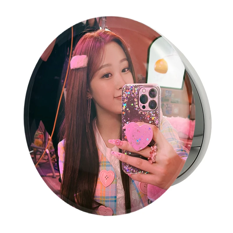 آینه جیبی خندالو طرح جیزل گروه گروه آسپا Aespa مدل تاشو کد 19699 