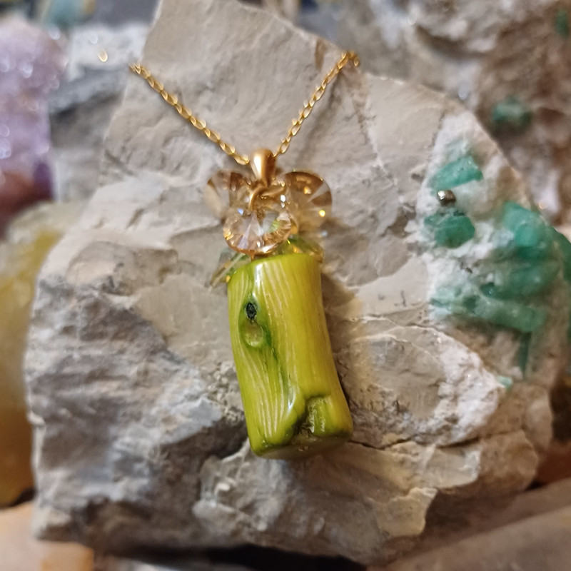 گردنبند دخترانه مدل سنگِ مرجان گردنبند دخترانه مدل سنگِ مرجان