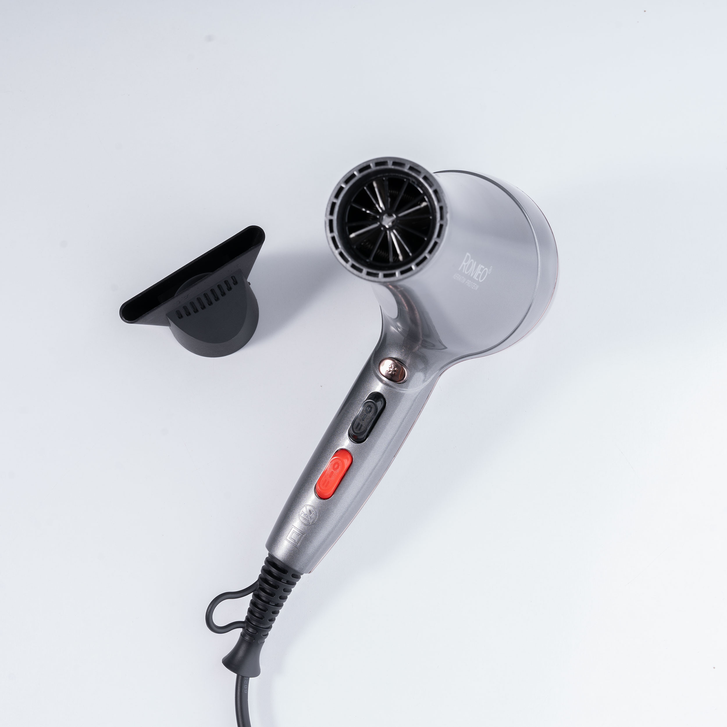 سشوار حرفه ای رومئو مدل RM-5858