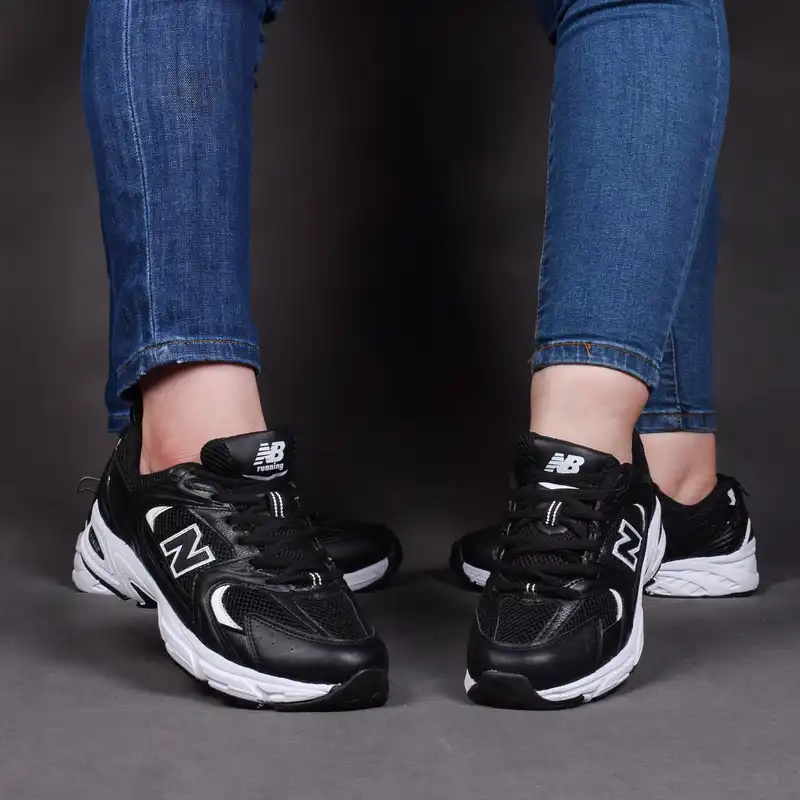 کفش پیاده روی مدل 200