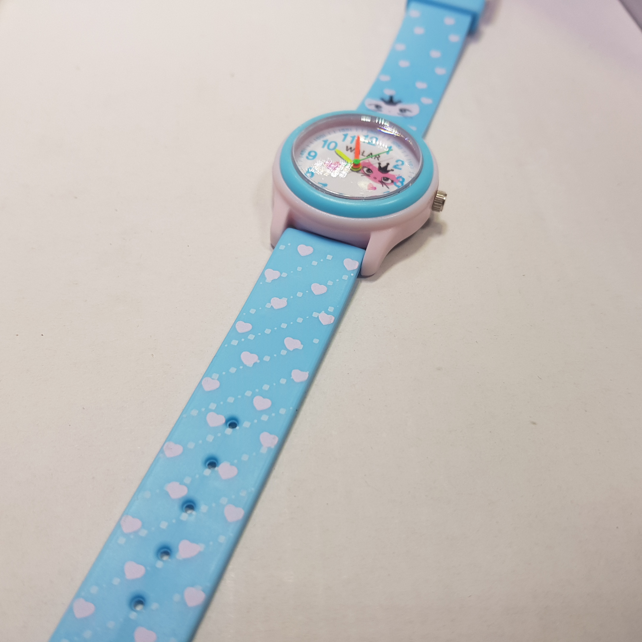 ساعت مچی عقربه ای بچگانه والار مدل ضدآب طرح گربه تاجدار کد 11 ساعت مچی عقربه ای بچگانه والار مدل ضدآب طرح گربه تاجدار کد 11