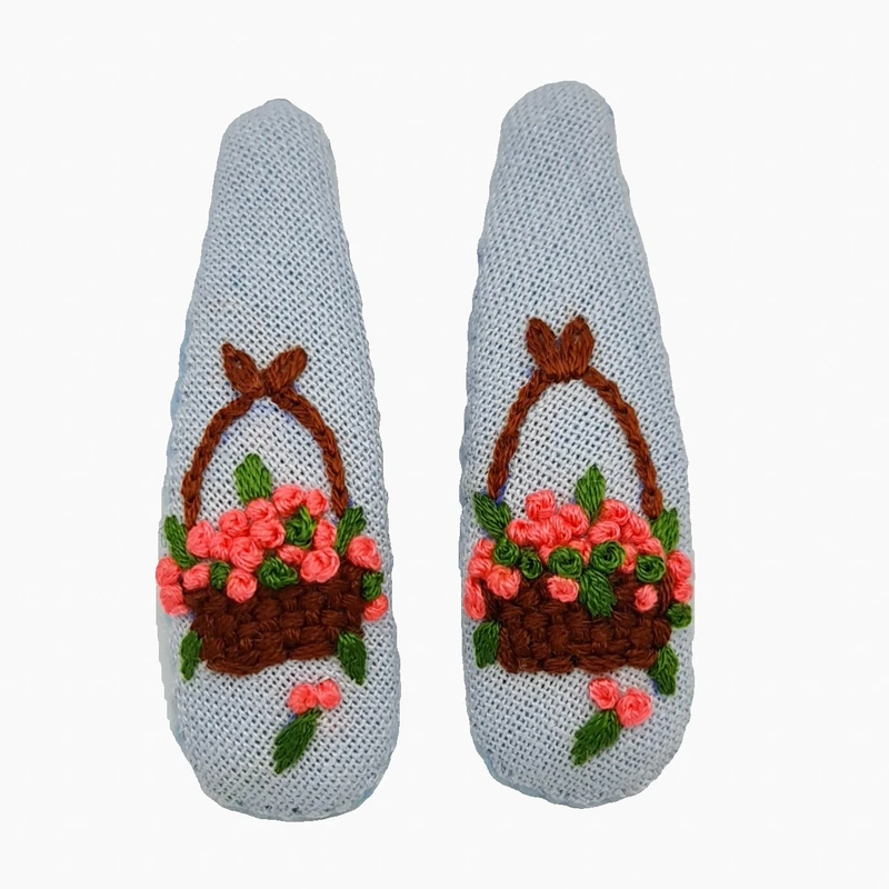 گیره مو زنانه طرح گلدوزی سبد گل مدل MD17 بسته 2 عددی