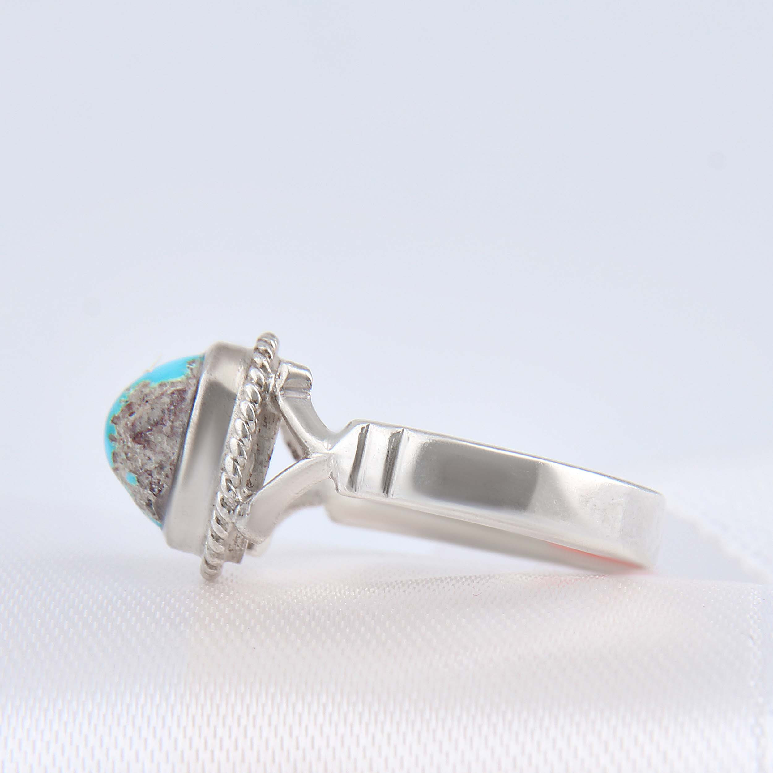 انگشتر نقره زنانه بازرگانی میلادی مدل سنگ فیروزه طبیعی طرح کلاسیک کد AW_683