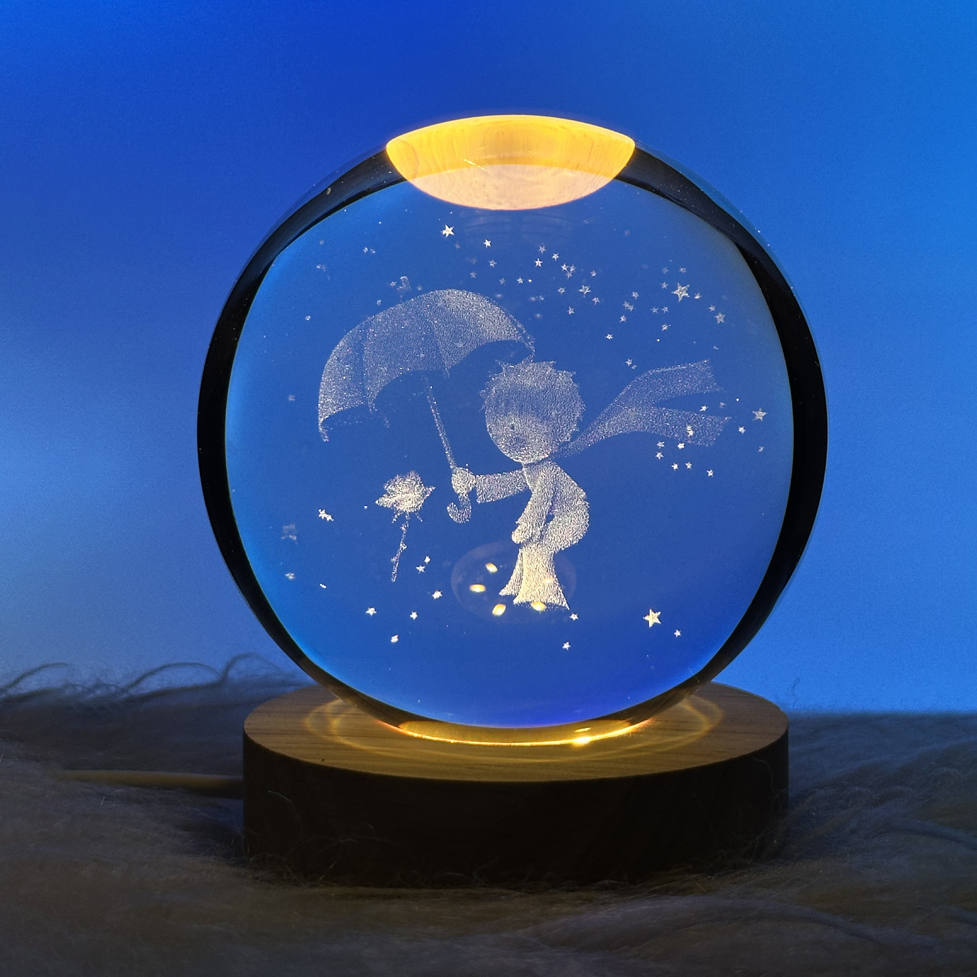 چراغ خواب مدل  گوی شیشه ای 3D طرح شازده کوچولو