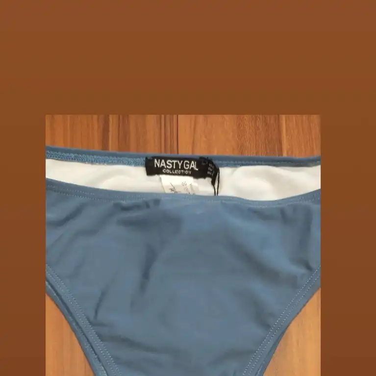 مایو زنانه ناستیگال مدل NA3