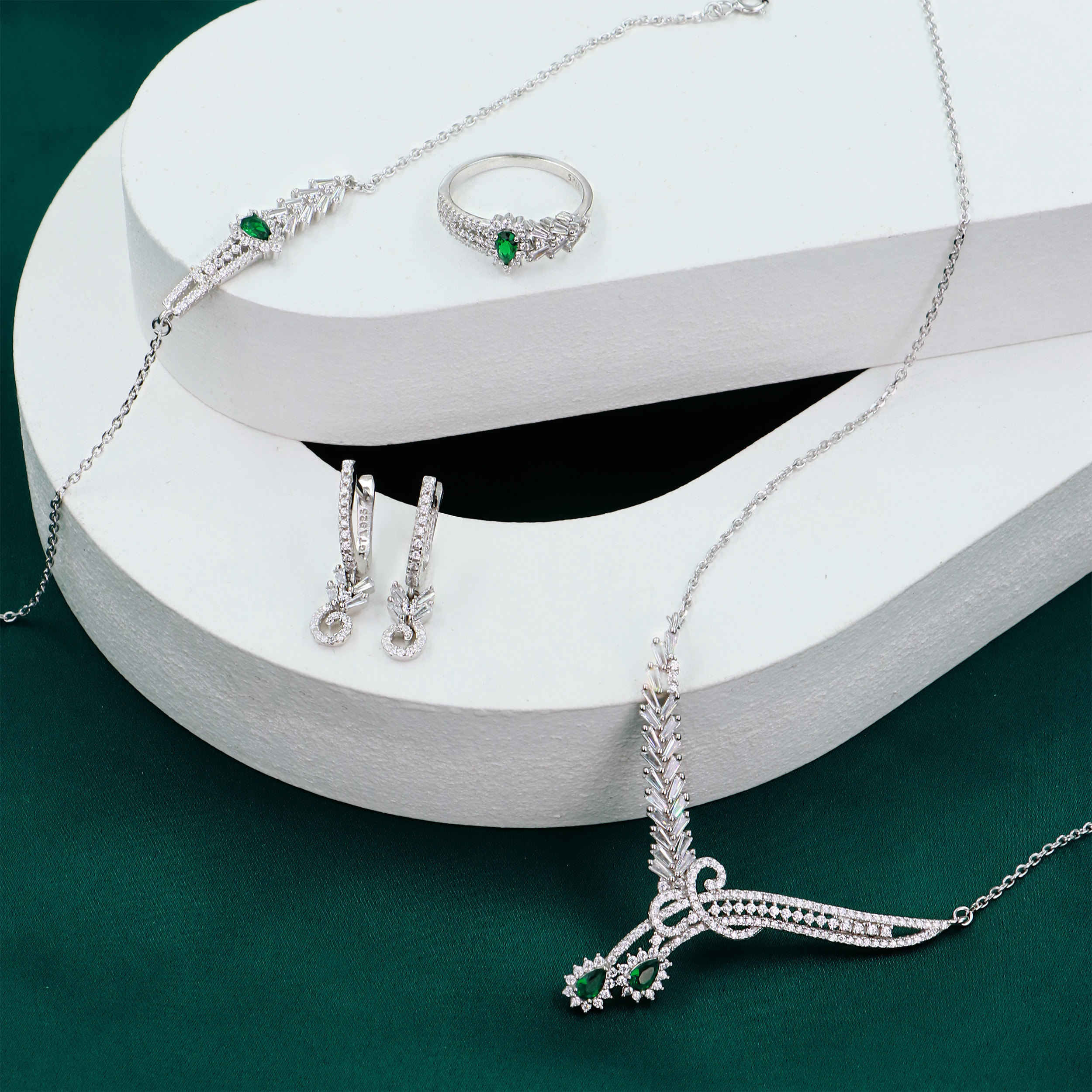 سرویس نقره زنانه جی تی ای مدل جی نایس