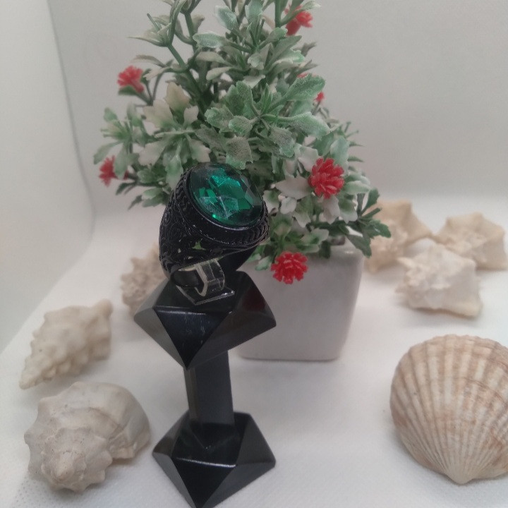 انگشتر مردانه مدل الماس سبز مدل F انگشتر مردانه مدل الماس سبز مدل F