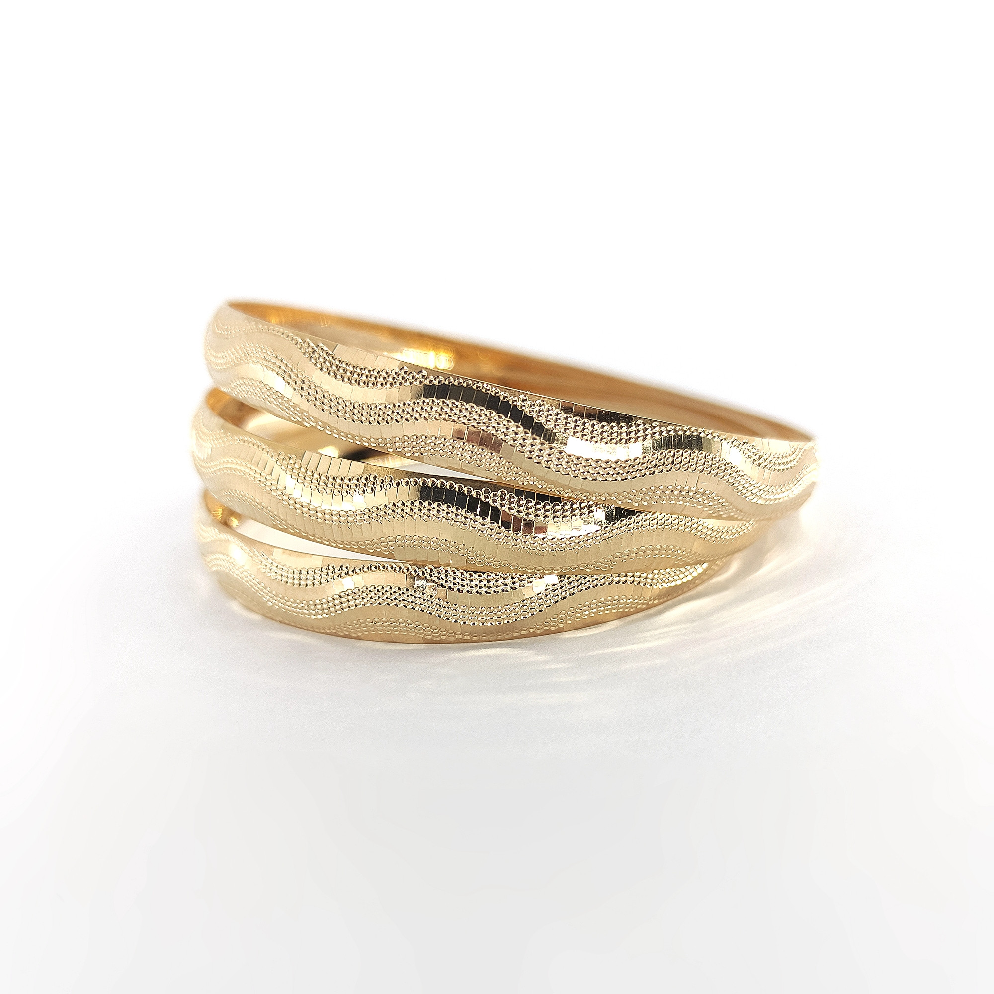 النگو طلا 18 عیار زنانه طلا و جواهر سازی افرا مدل موج 576 النگو طلا 18 عیار زنانه طلا و جواهر سازی افرا مدل موج 576