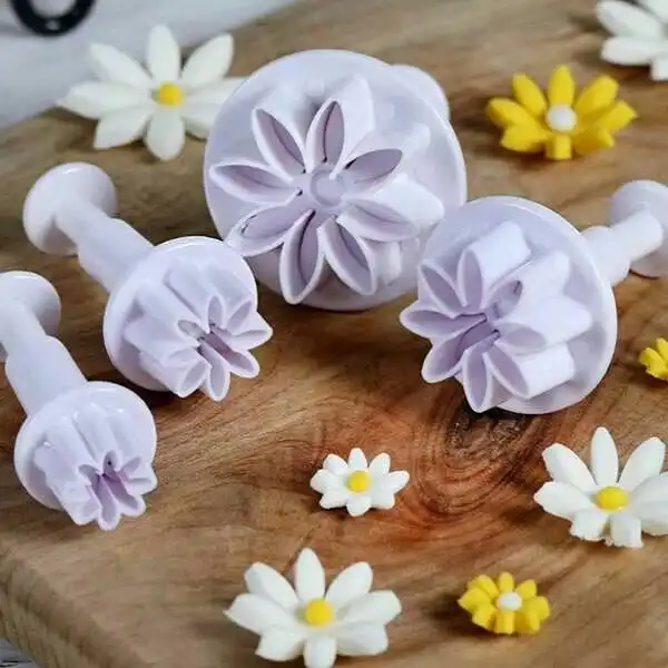 کاتر شیرینی پزی به گز مدل گل مینا مجموعه 4 عددی