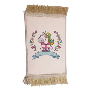 فرش ماشینی دیوارکوب مدل یونیکورن کد 32