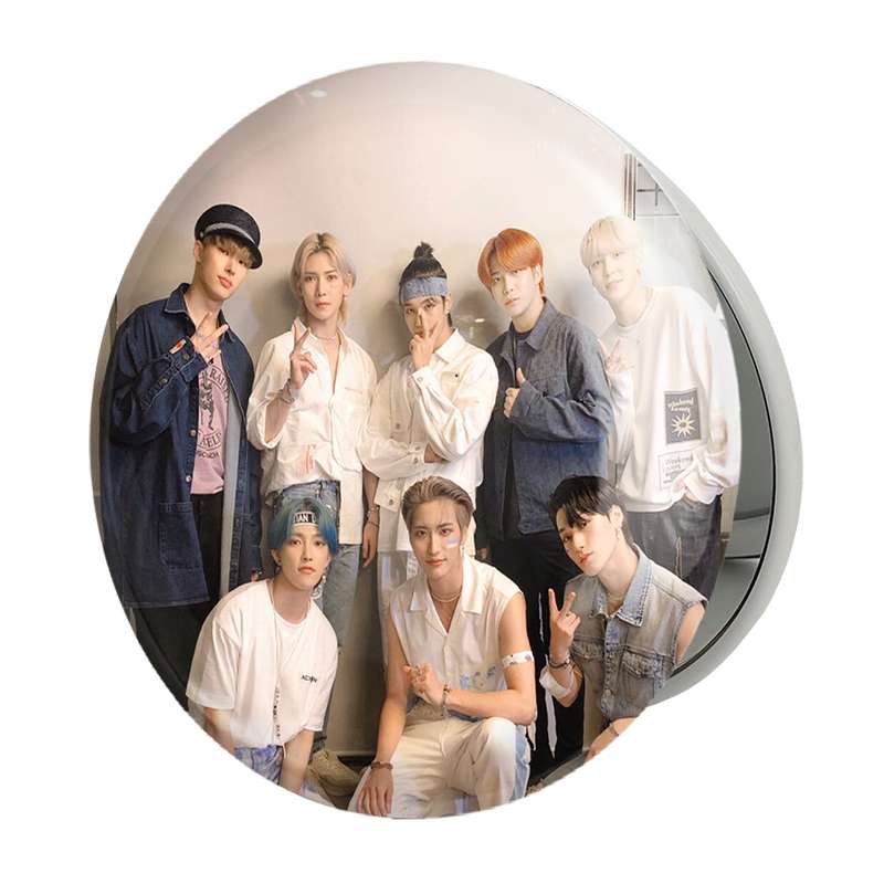 آینه جیبی خندالو طرح گروه ایتیز ATEEZ مدل تاشو کد 21301