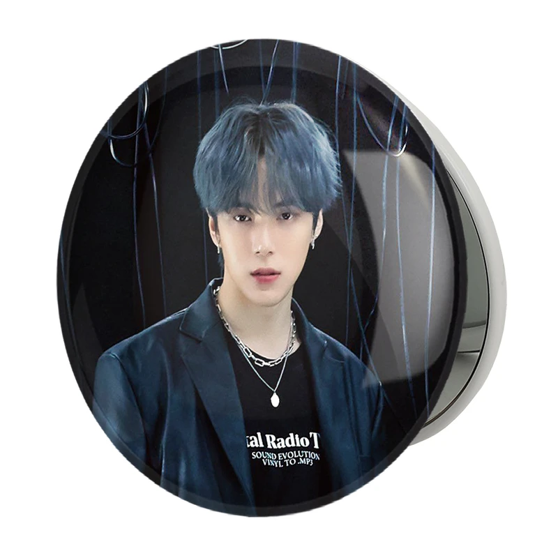 آینه جیبی خندالو طرح مینهیوک گروه مانستا اکس MONSTA X مدل تاشو کد 12273 