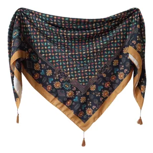 روسری زنانه مدل سنتی اقلیمی