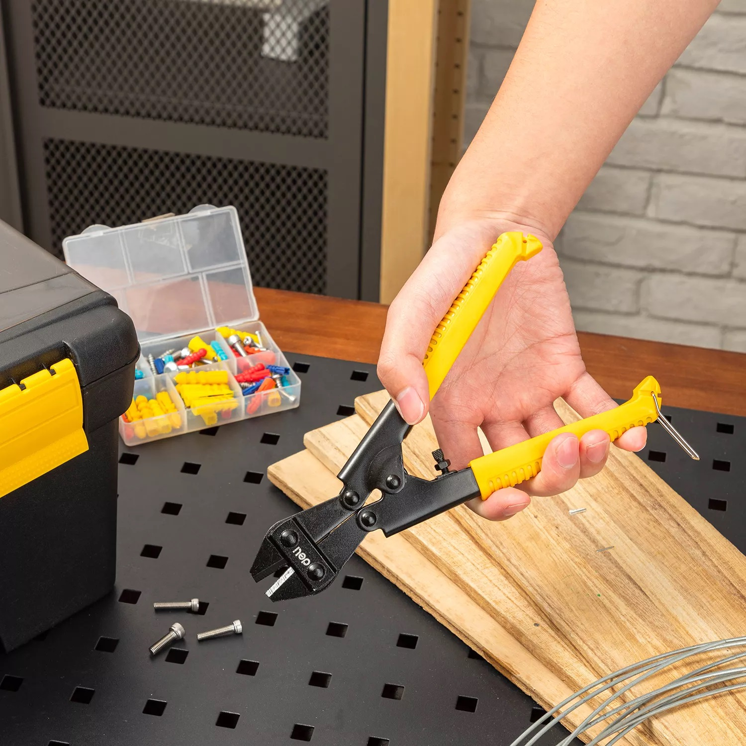 قیچی کابل بر دلی مدل DL2685C
