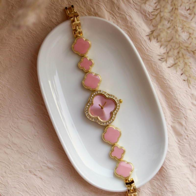 ساعت مچی عقربه ای زنانه مدل W1