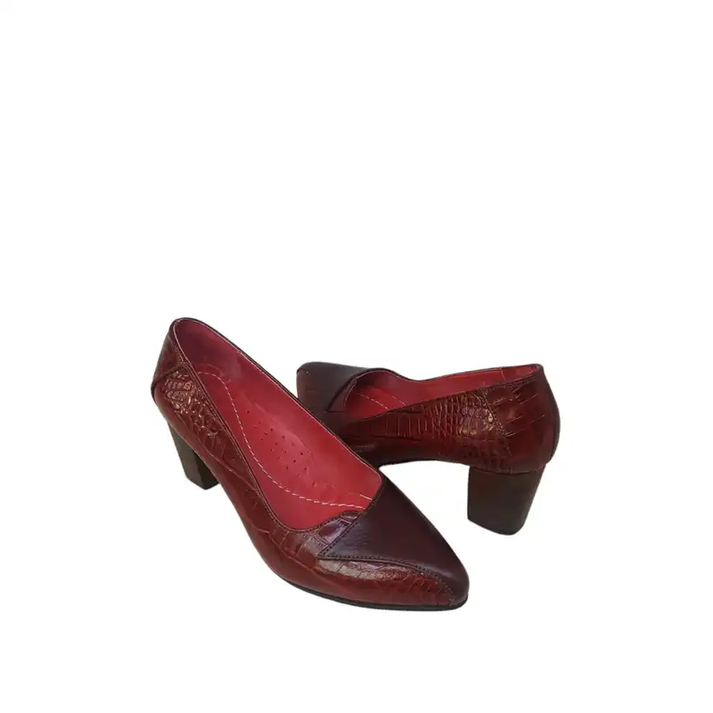 کفش زنانه مدل ZM 204 CHR چرم طبیعی رنگ زرشکی