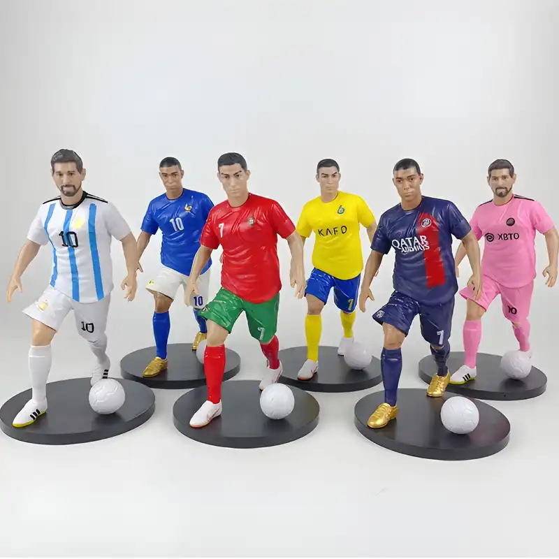 فیگور مدل فوتبالیست ها طرح مسی و رونالدو و امباپه مجموعه 6 عددی