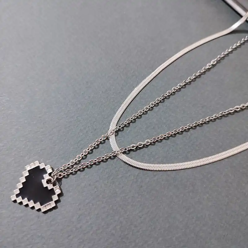 گردنبند مدل ماری و قلب پیکسلی مجموعه 2 عددی