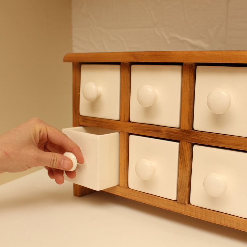 جا ادویه 8 پارچه مدل چوبی و سرامیکی کد 08