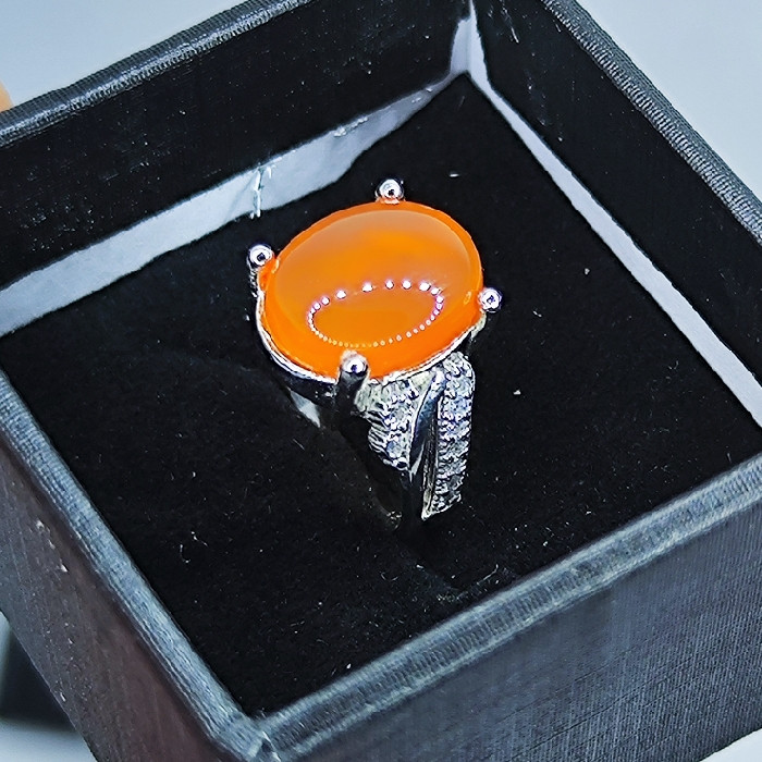 انگشتر نقره زنانه نقره جات بافندگان مدل عقیق یمانی کد 33 انگشتر نقره زنانه نقره جات بافندگان مدل عقیق یمانی کد 33