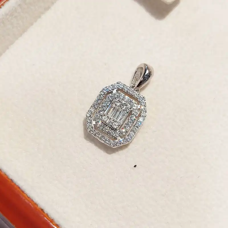 آویز گردنبند نقره زنانه جی تی ای مدل امرالدکات