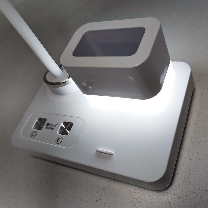 چراغ مطالعه شارژی مدل سه حالته کد 1945