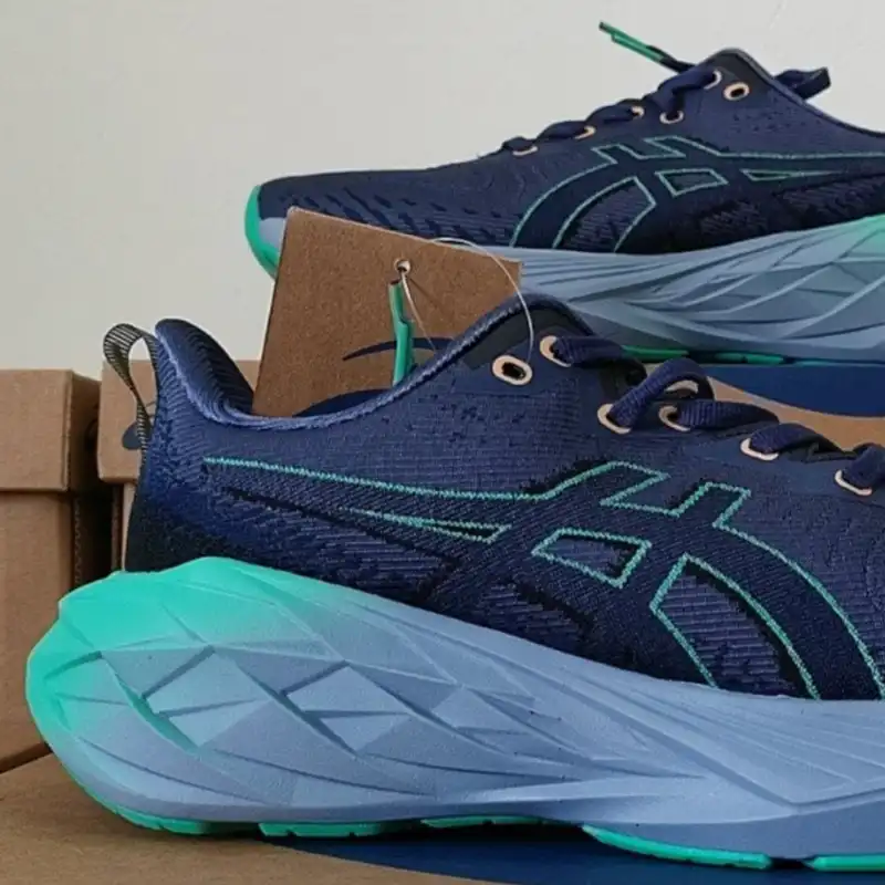 کفش مخصوص دویدن زنانه مدل  NOVABLAST 4 Running