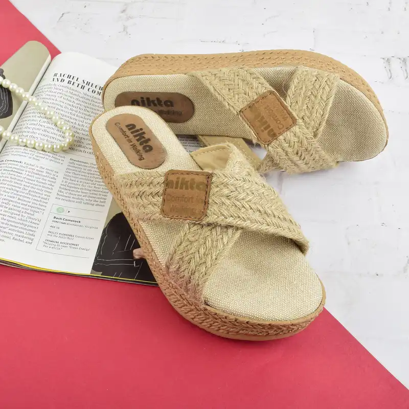 صندل زنانه نیکتا مدل Comfort Walking CR.2865