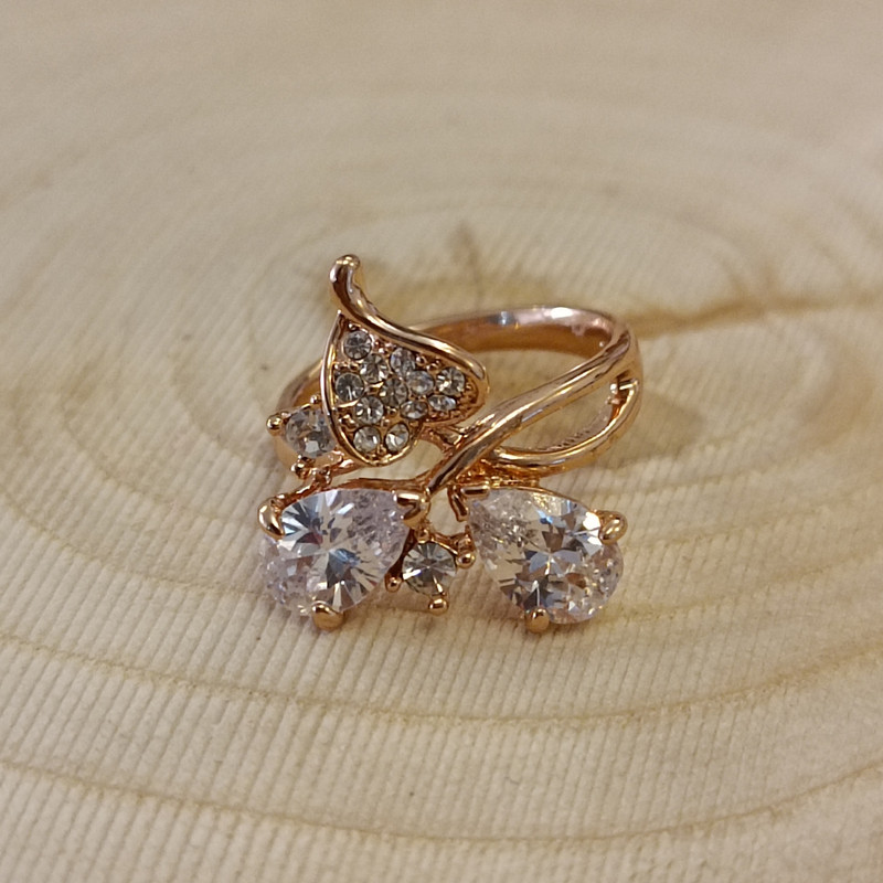 انگشتر زنانه مدل شاین نگین دار انگشتر زنانه مدل شاین نگین دار