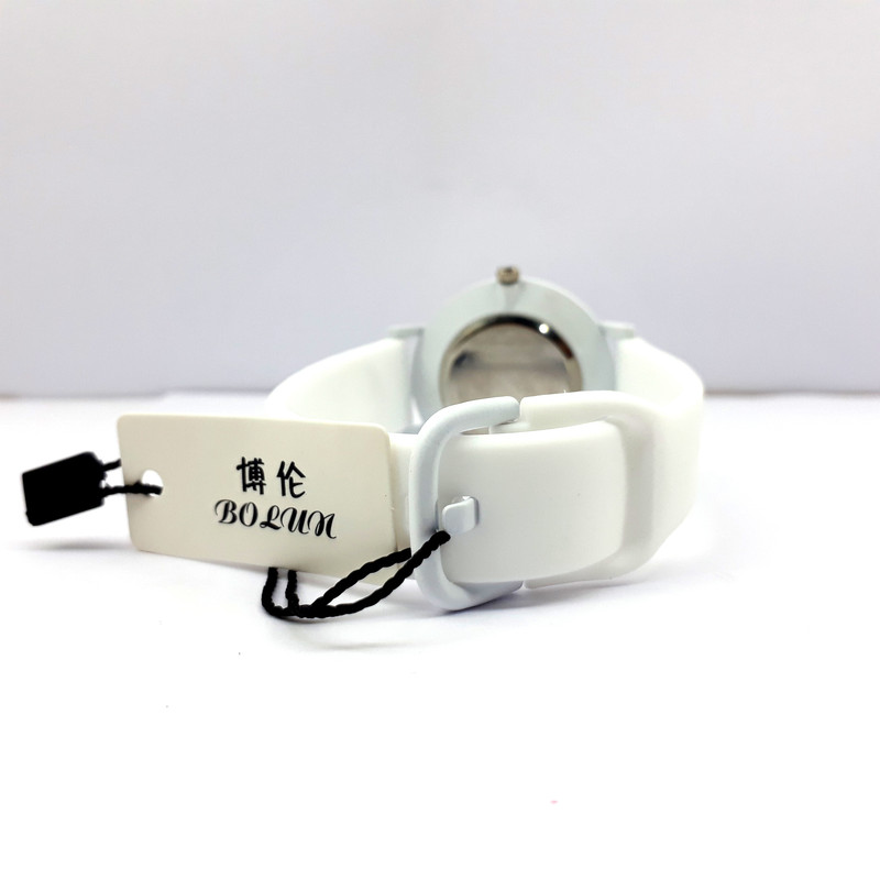 ساعت مچی عقربه ای بلون کد 555 ساعت مچی عقربه ای بلون کد 555