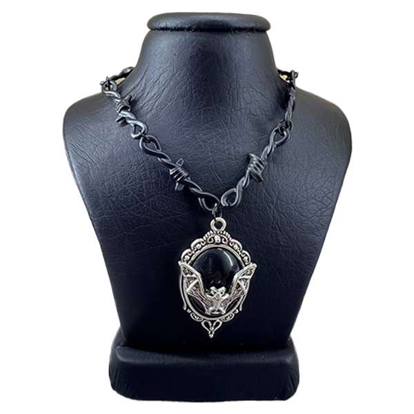 گردنبند مدل سیم خاردار خفاش اسپرت کد 8544852 گردنبند مدل سیم خاردار خفاش اسپرت کد 8544852
