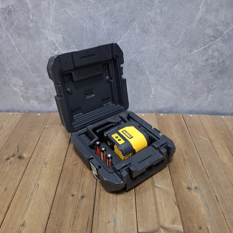 تراز لیزری صنعتی دیوالت مدل W10