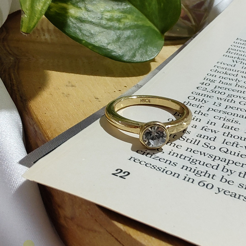 انگشتر زنانه تاش مدل تک نگین کد 078