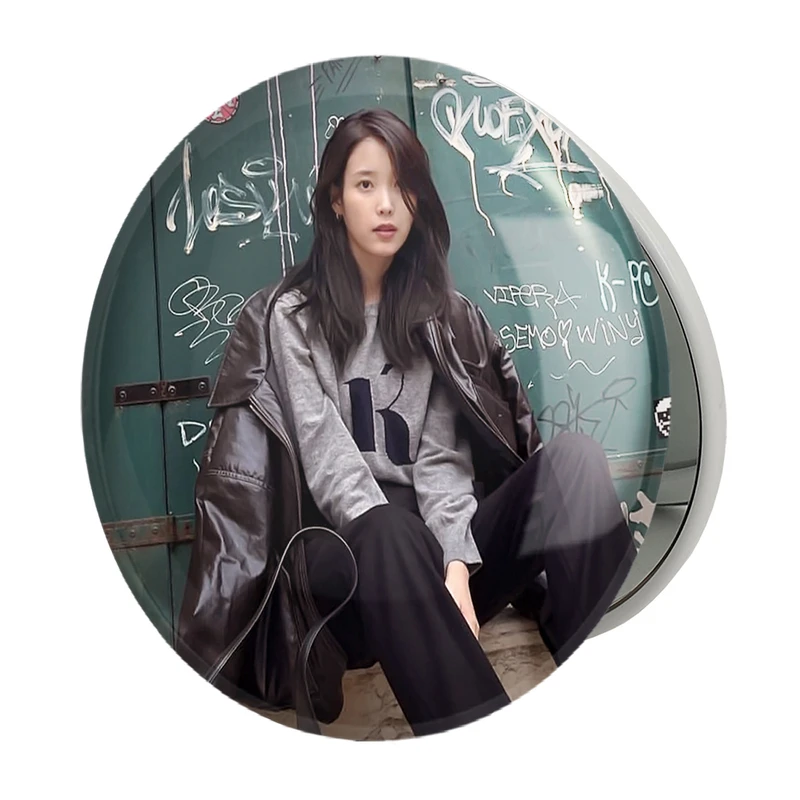 آینه جیبی خندالو طرح آیو IU مدل تاشو کد 19779 