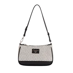 کیف دوشی زنانه دیوید جونز مدل 6758-3