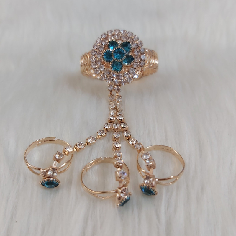 دستبند دخترانه مدل تمیمه طرح سه انگشتری کد tam117