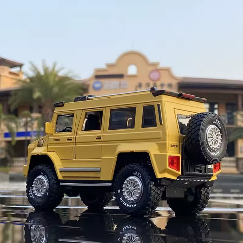 ماکت ماشین ناب سل مدل بنز یونیماگ فلزی موزیکال چراغدار عقب کش همراه با جاسوییچی MERCEDES BENZ UNIMOG U5000