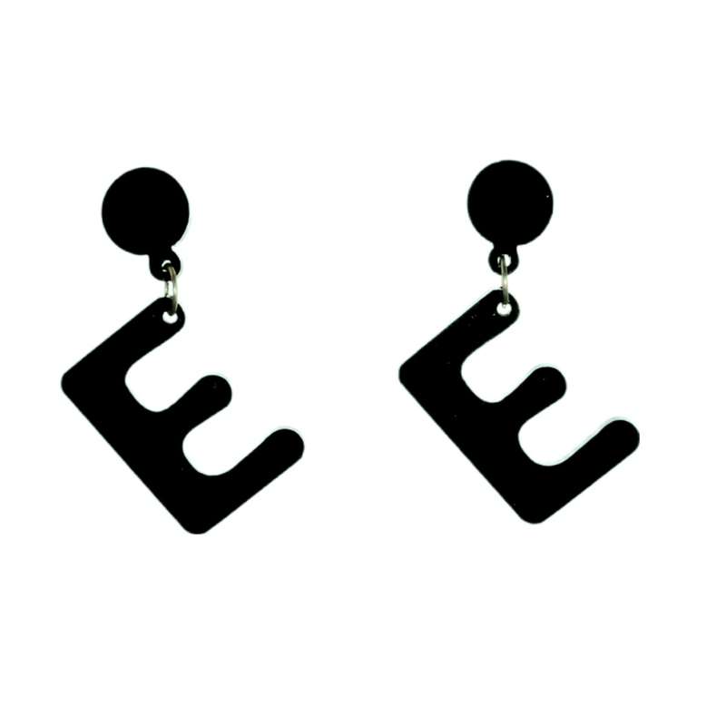 گوشواره دخترانه مدل حروف انگلیسی طرح E