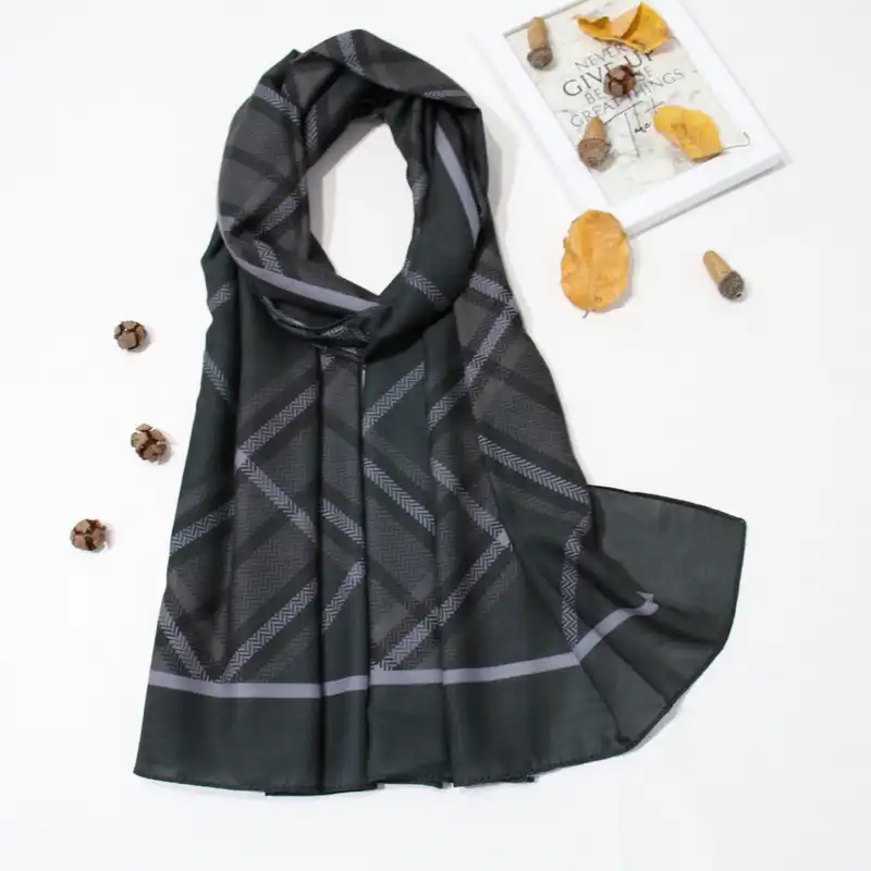 شال زنانه مدل نخی طرح لوزی کد 2887