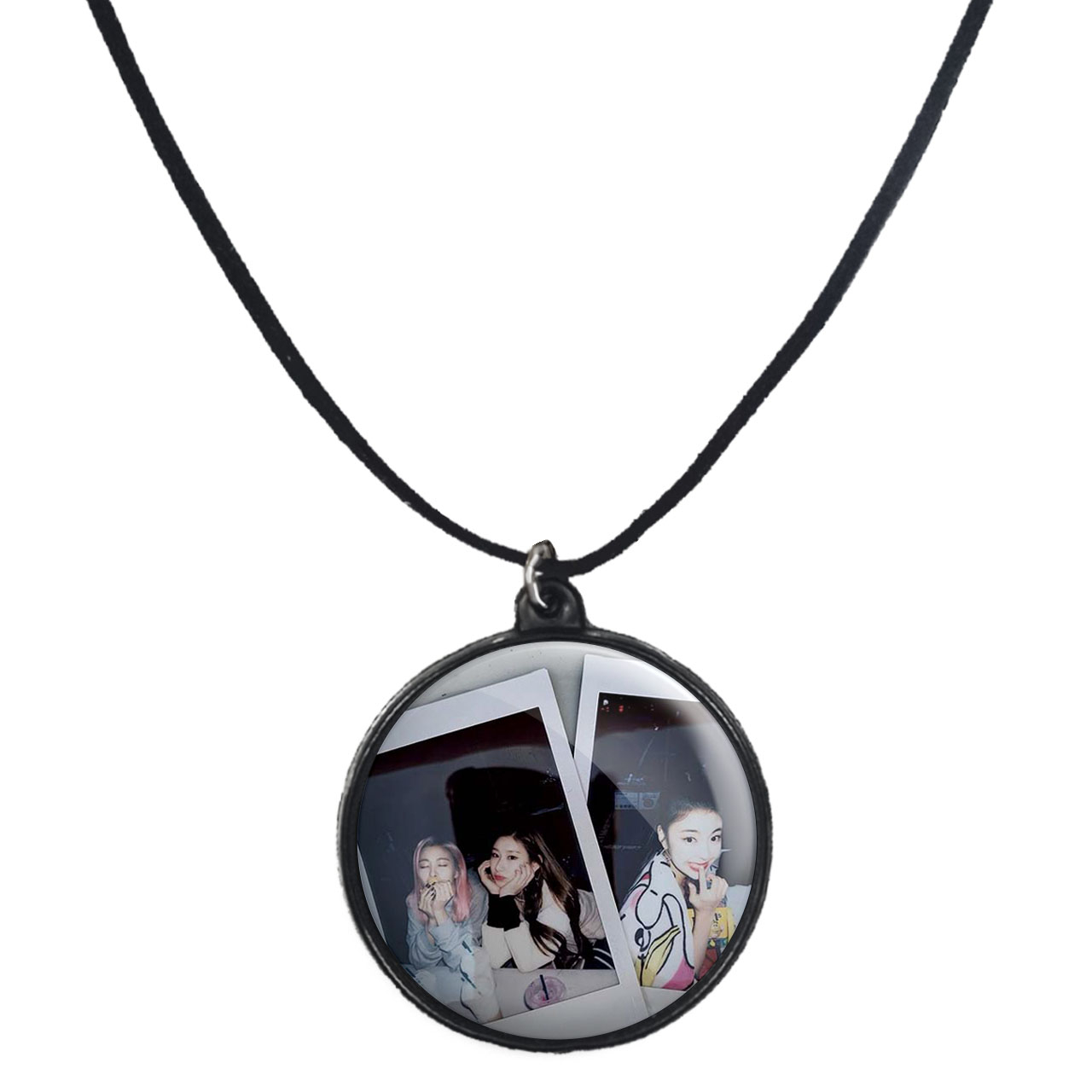 گردنبند پرمانه طرح گروه موسیقی ایتزی کد pmb.13161 مدل دو طرفه