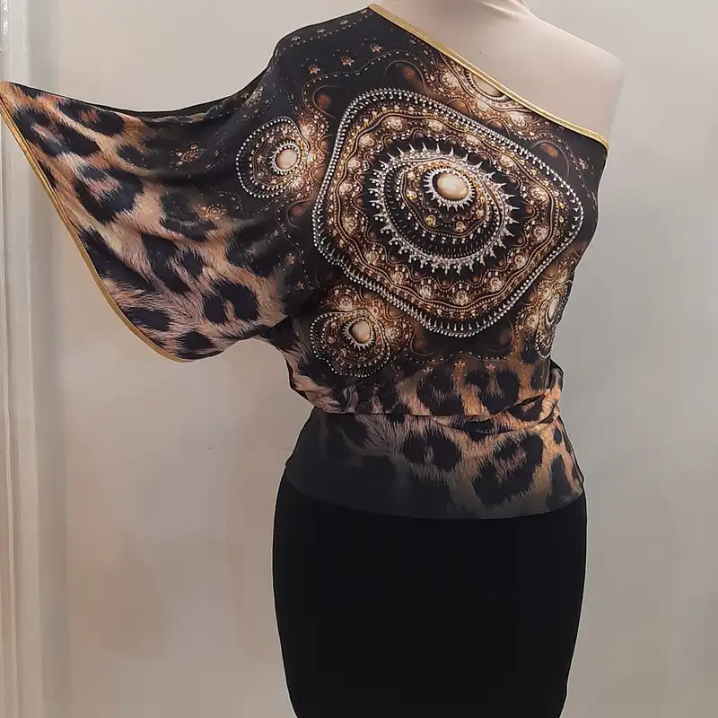 پیراهن زنانه مدل یقه رومی نگین دار