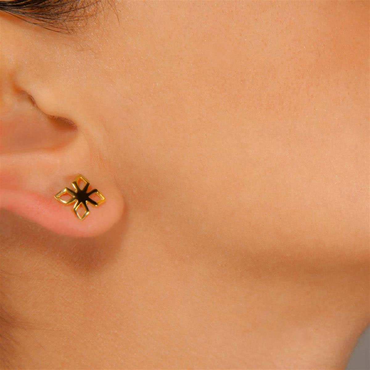 گوشواره طلا 18 عیار زنانه کیا گالری مدل AE047