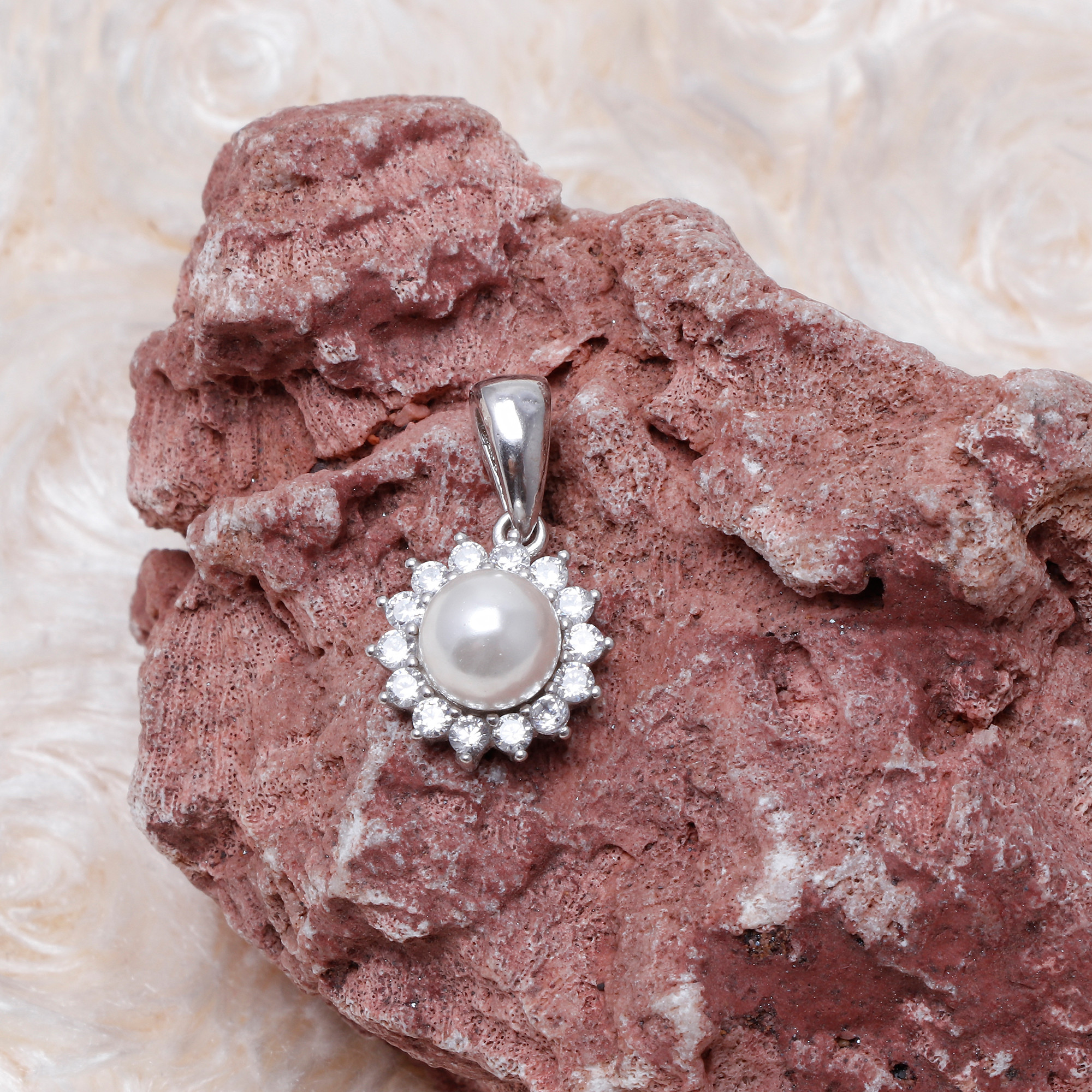 آویز گردنبند نقره زنانه مدل GTA-373 آویز گردنبند نقره زنانه مدل GTA-373