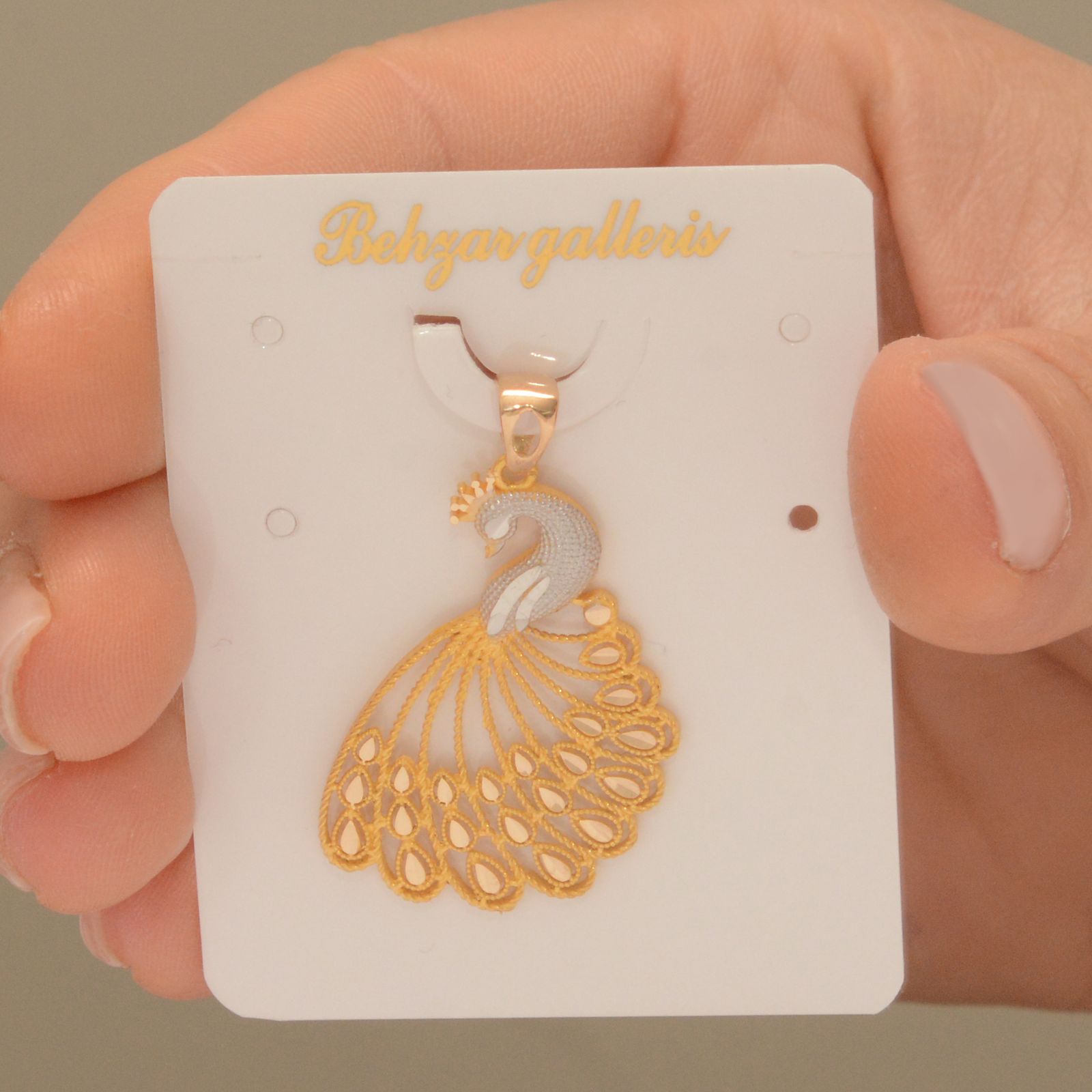 آویز گردنبند طلا 18 عیار زنانه طلای مستجابی مدل طاووس کد 2602 - - 3